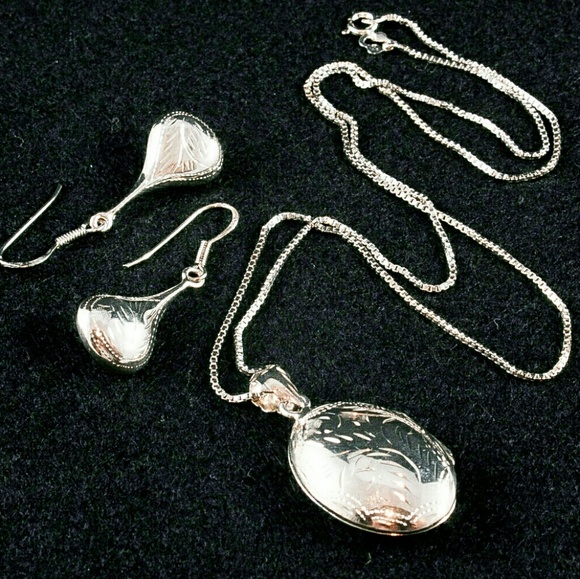 Sterling Silver Jewelry - Sterling Silver Oval Locket Pendant + Earrings